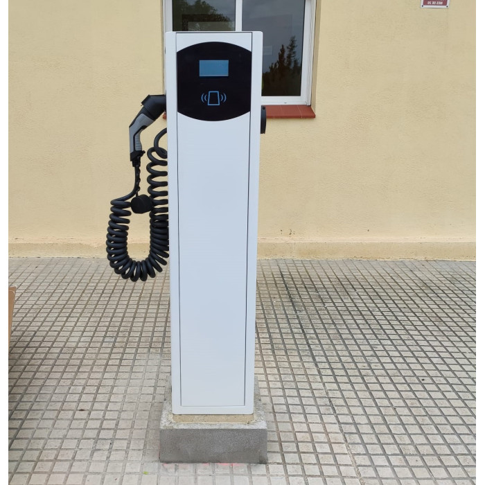 Зарядна станція 22+22 кВт з розеткою Тype 2 + роз`ємом Type 2 напольна Ingerev Fusion Street біла Ingeteam